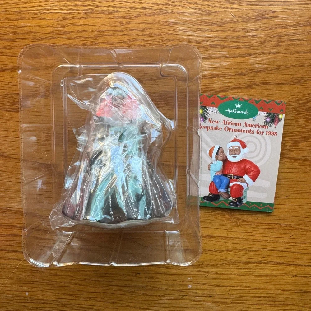 Hallmark‎ Ornament African American Holiday Barbie 1998 New Collector Series